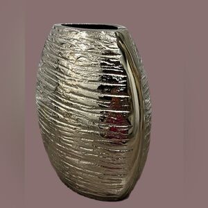 Simply Designs Contemporary  Metal Vase New Without Box